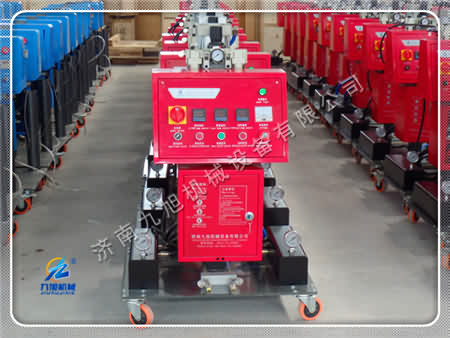 當(dāng)發(fā)泡機(jī)產(chǎn)生發(fā)泡后的注意要點